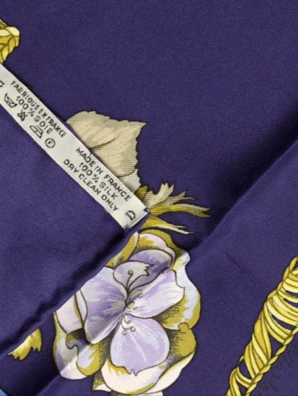 BNIB! RARE! Hermes Silk Scarf Carré 90 Regina Her Majesty The Queen Black Rare